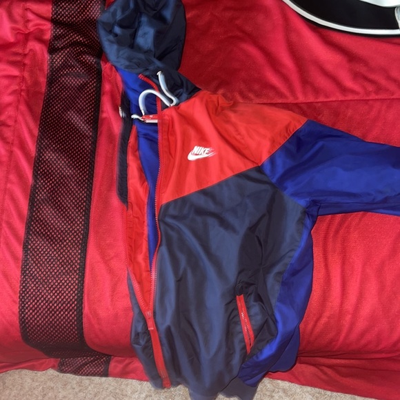 Nike rain jacket - Picture 3 of 3